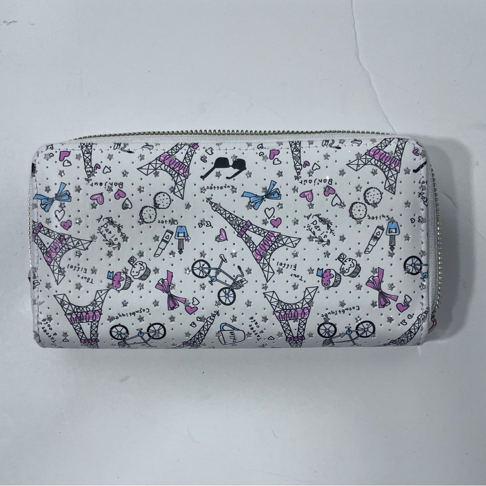 White Paris/Eiffel Tower Zip Wallet